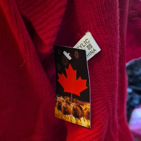 Warm Red Ruffled Women's Shawl - Picture 2 of 4